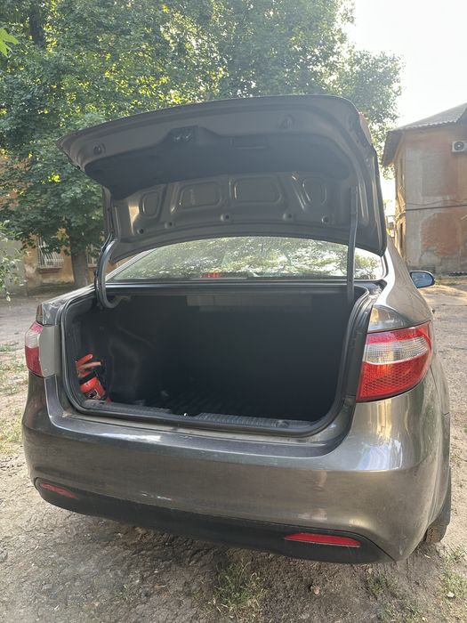 Продам Kia Rio 2012 1.6 бензин