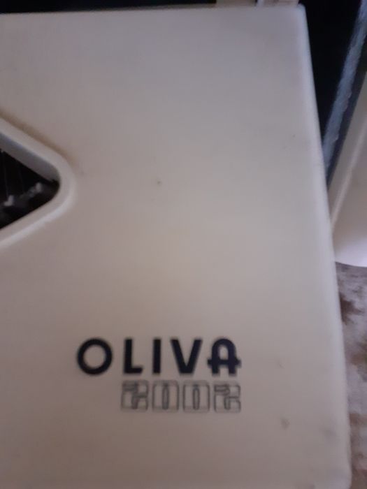 Máquina escrever Oliva 200S