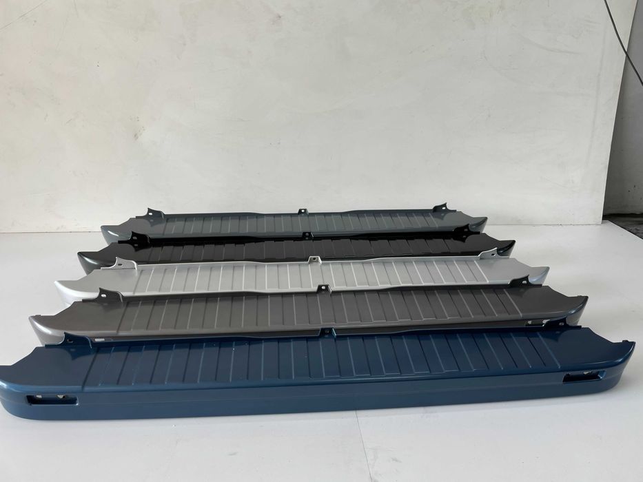 Zderzak tył Trafic III lift różne kolory Nowe