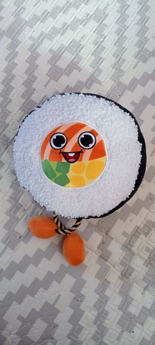 Maskotka biedroniak sushi