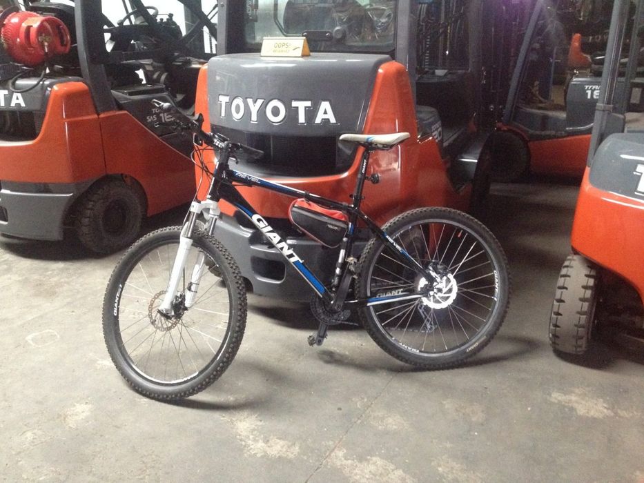 Продам велосипед Giant Revel 3