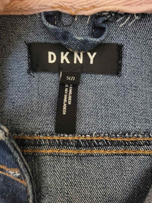 Джинсова куртка від відомого бренду DKNY на дівсинку 7-9 років
