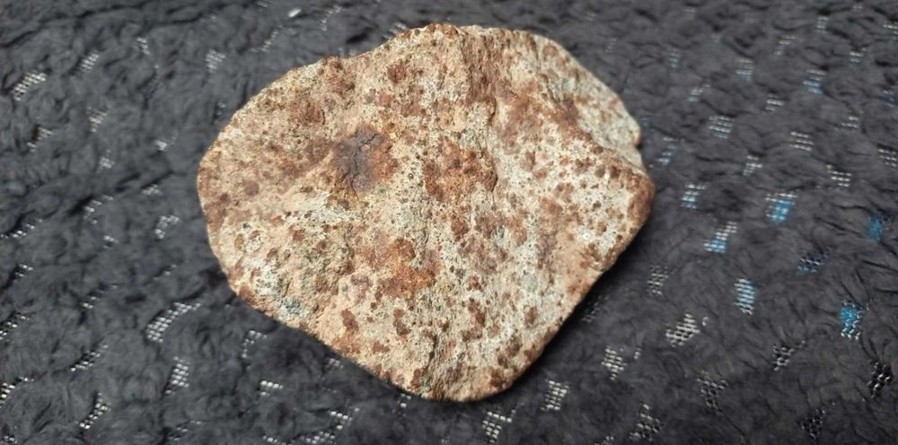 Duży METEORYT kamienny -  Chondryt L6 - NWA  z Algierii -  449,93g