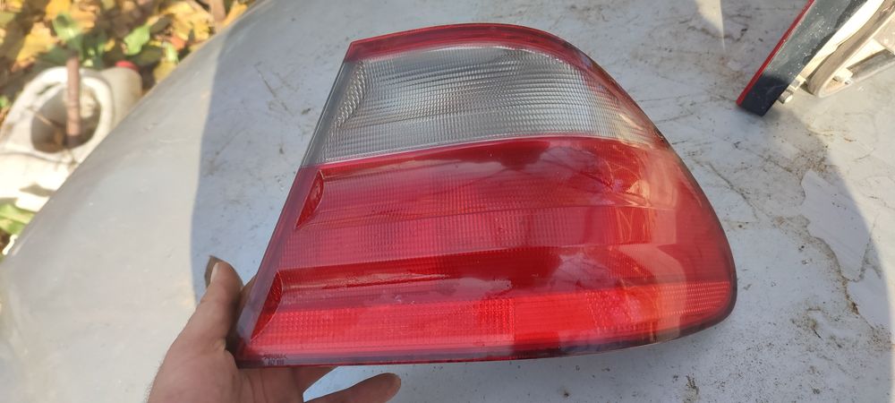 Задні фонарі мерседес бенс w208