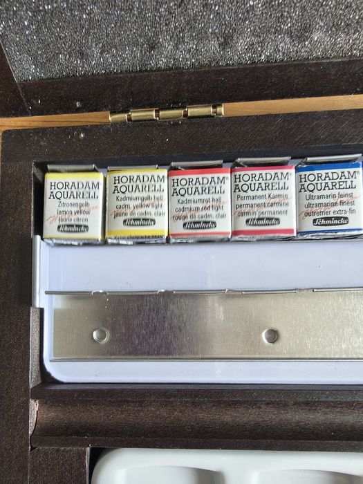 Luksusowy zestaw Schmincke Horadam farby akwarelowe, drewniana kaseta
