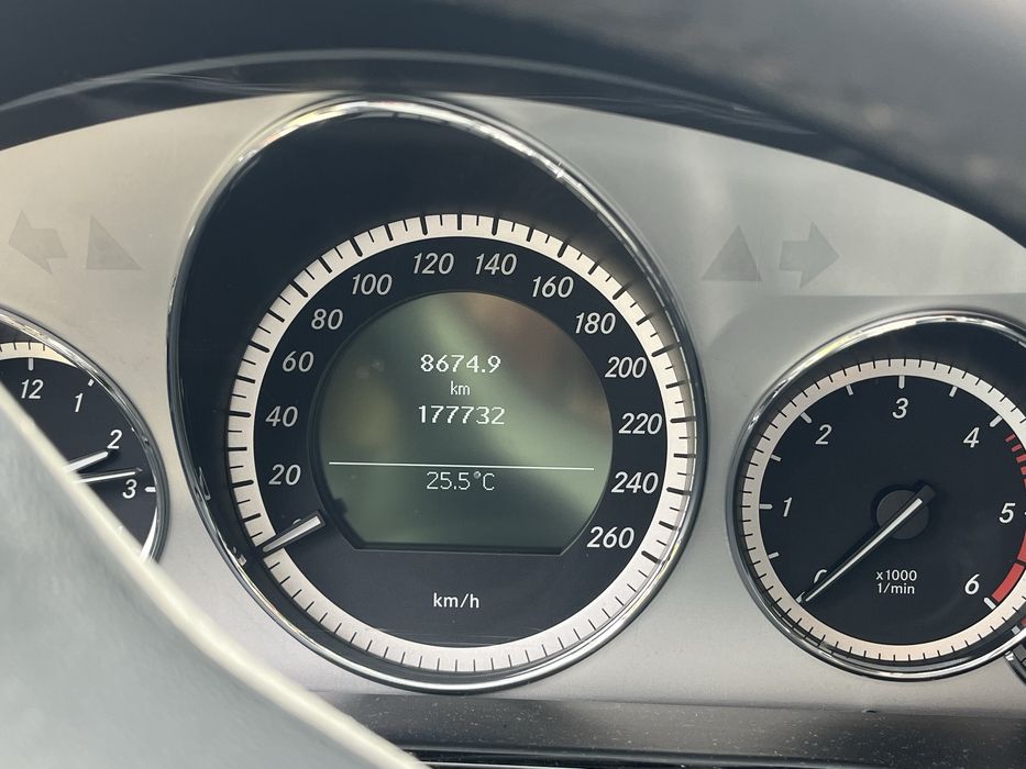Mercedes-Benz E 250 — fotografia 6