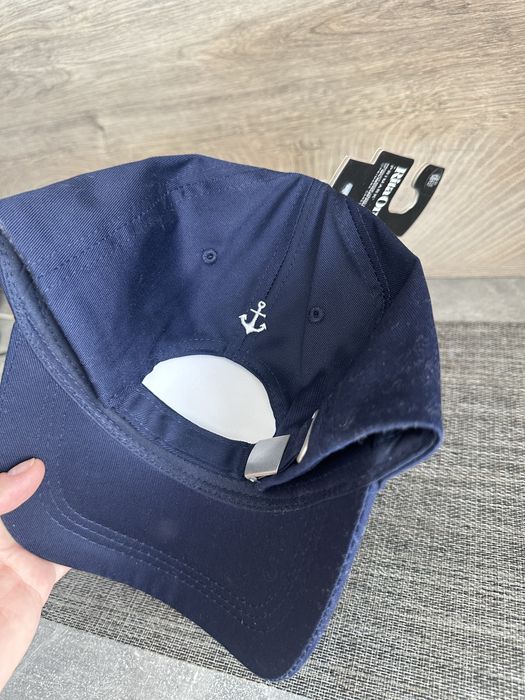 Damska nowa czapka z daszkiem