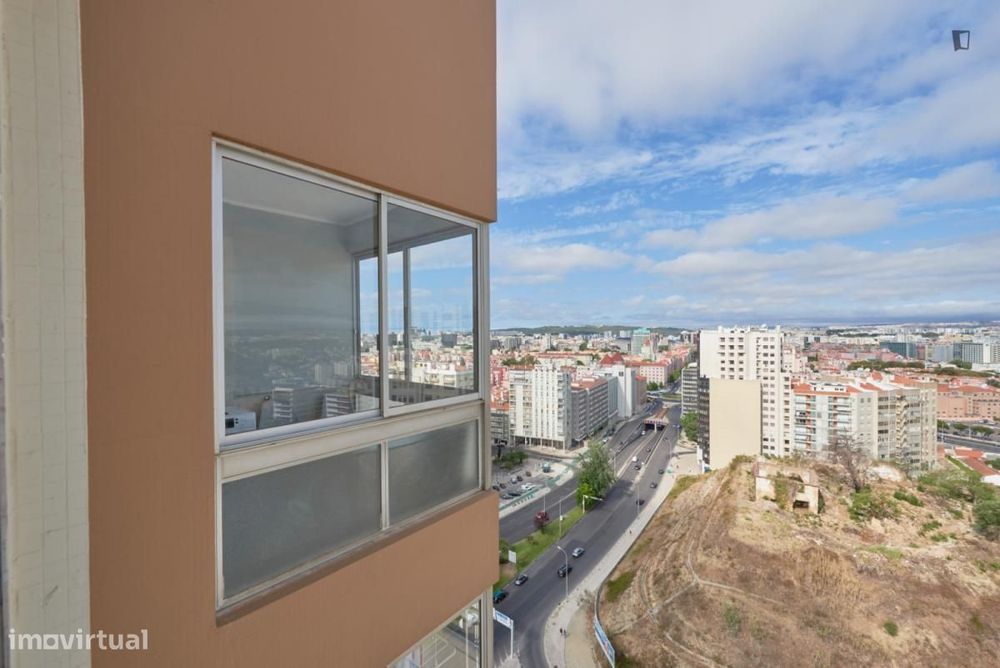 Quarto - localizado em Olaias Lisbon