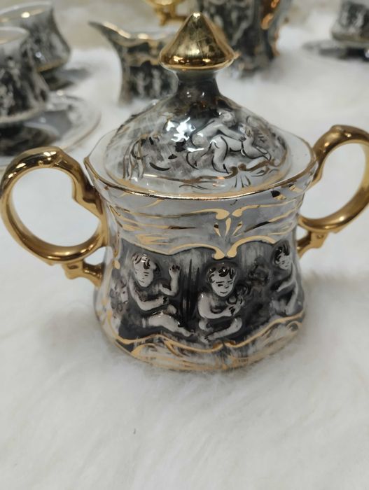 Conjunto de chá antigo