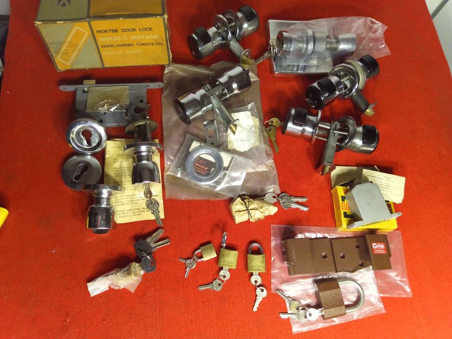 zamek wkladka  Nowa z PRL u