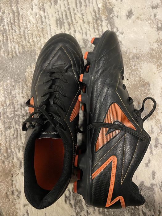 Бутси футбольні