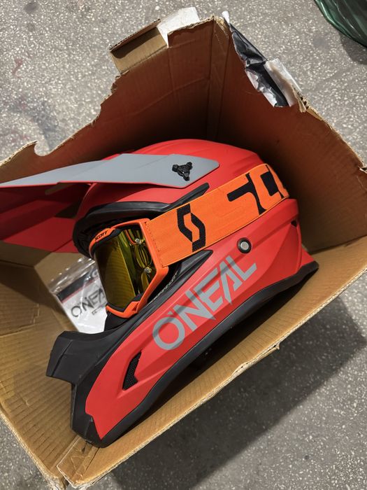 O'neal 1SRS Kask SOLID red + gogle scott quad dh hulajnoga 57/58 cm