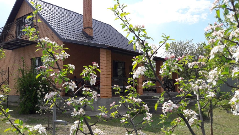 Продается новый дом с террасой \ возле . воды \.