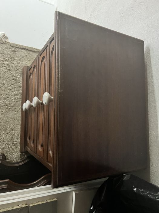 Mesa de cabeceira e mesa de centro