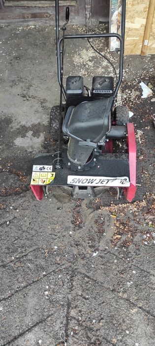 Odśnieżarka spalinowa  ZSLT 400 Q