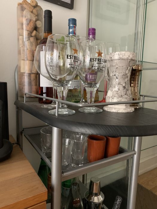 Carrinho/ bar em bom estado