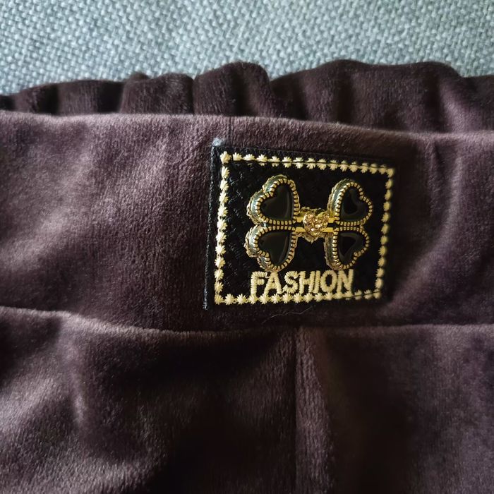 Nowe spodnie welur dzwony