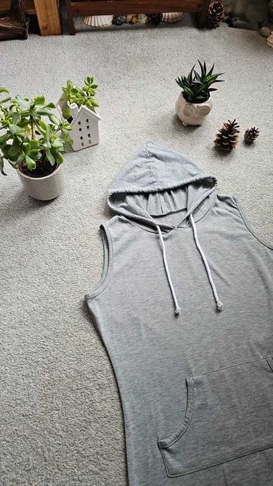 Szary bezrękawnik z kapturem S