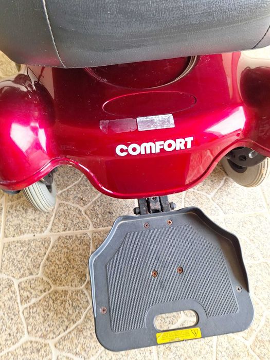 Cadeira de rodas elétrica em ótimo estado