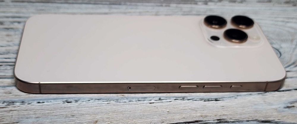 IPhone 16 Pro Max 256 SIM Desert магазин 990$