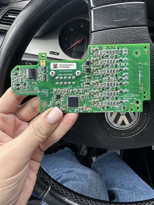 Плата модуля  батареї Tesla Model S
