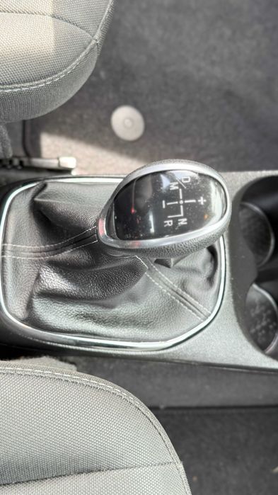 OPEL KARL AUTOMÁTICO 37 MIL KM