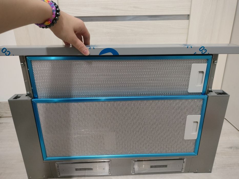 Nowy srebrny okap Amica