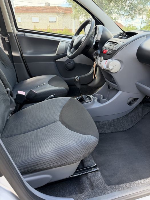 Toyota Aygo - 1.0 / gasolina - Ago/2006