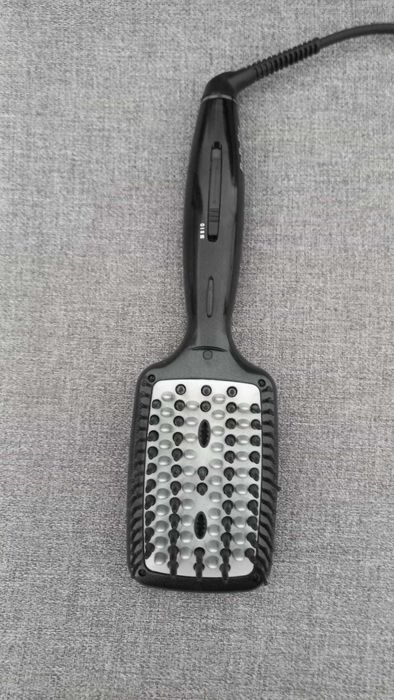 Escova de Cabelo BABYLISS - Cerâmica e Tecnologia Iônica