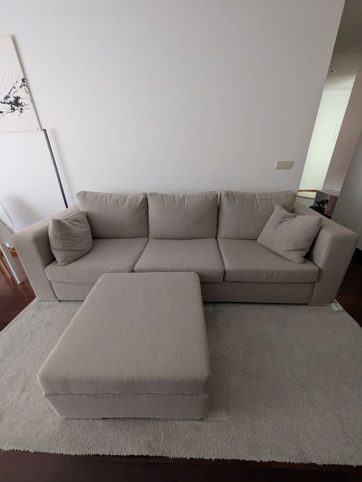 Sofá com chaise longe