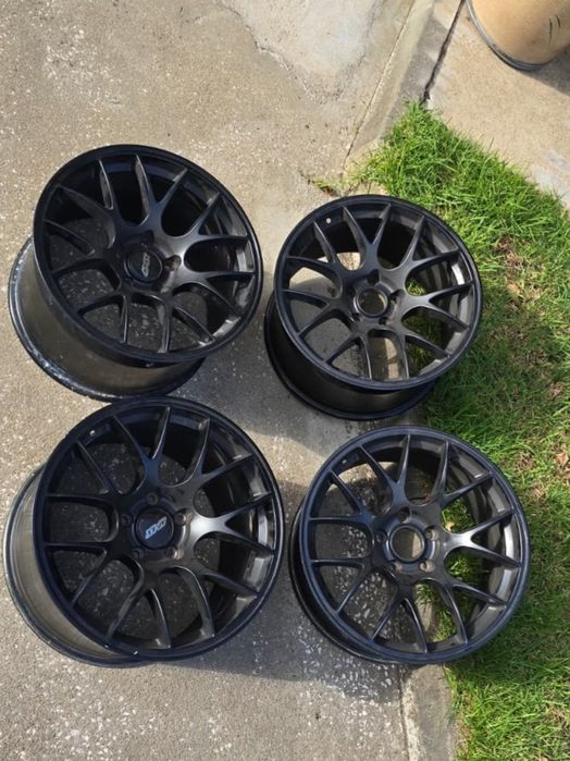 Jantes 18 originais Apex ARC-8
5x120
Frente: 18x10J ET25
Traseira: 18x11J ET44
5x120
Frente: 18x10J ET25
Traseira: 18x11J ET44