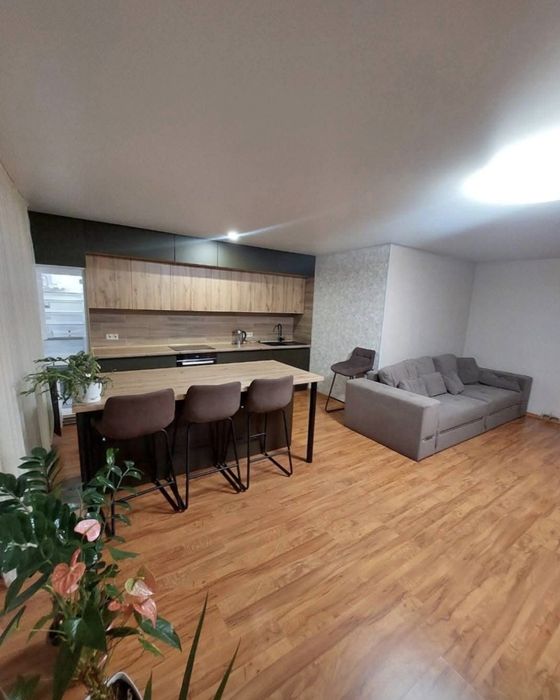 81м2 Продаж гарної 3 кім квартири Автономка