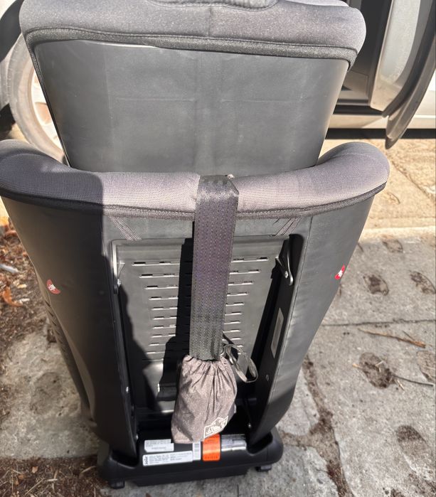 Fotelik samochodowy Joie z baza isofix . 9-36 kg
