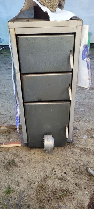 Podajnik na ekogroszek z kolem