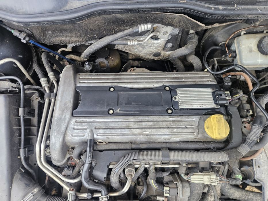 Розбирається Опель Астра Г Ж купе Бертон 2.2 бензин механіка Z22SE