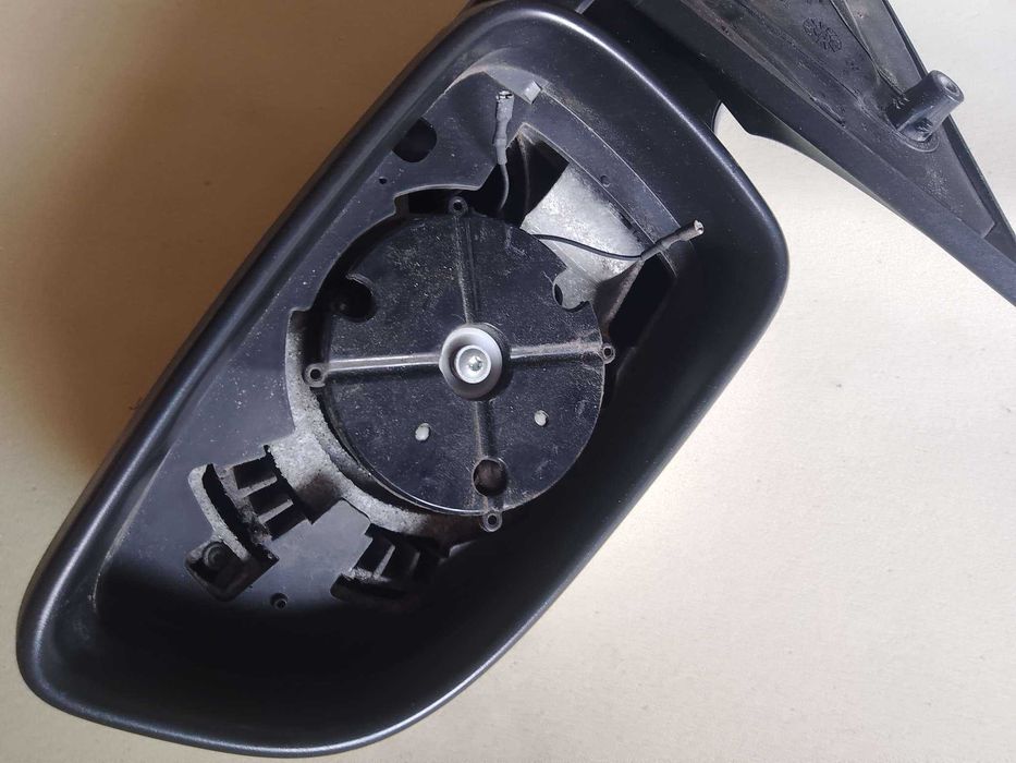obudowa prawego lusterka opel astra h