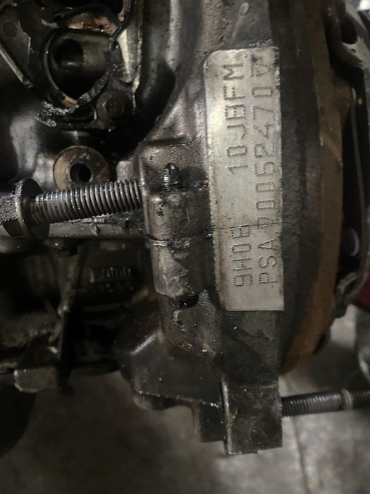 Двигун 1.6 HDi 8 клапанний 9H06 Peugeot Citroen Euro5 10JBFM