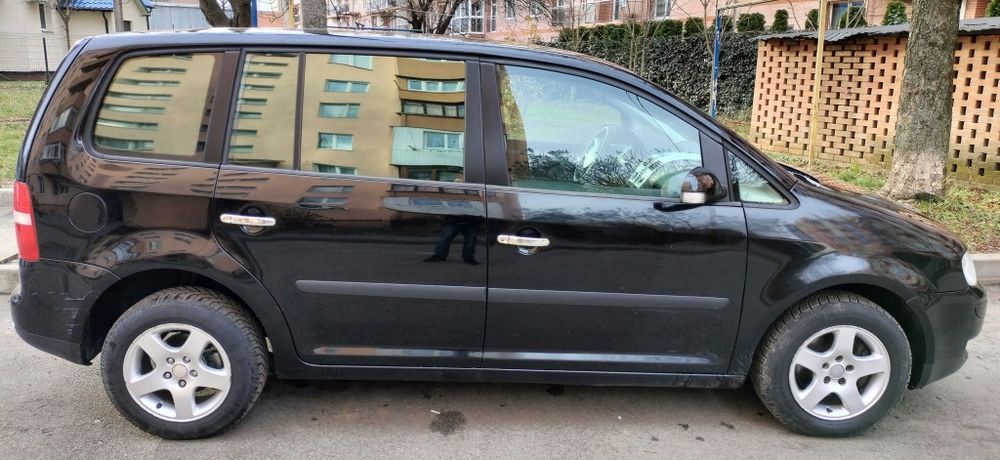Volkswagen  Touran 1.6mpi