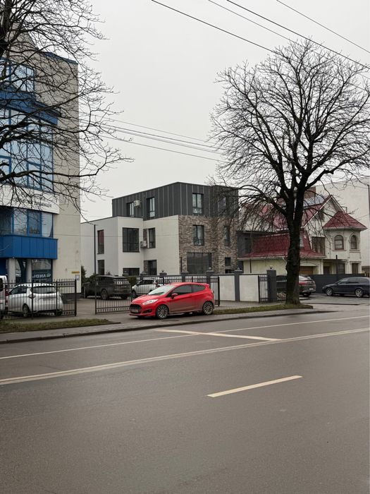 Оренда приміщення в салоні краси для перукарів, візажистів