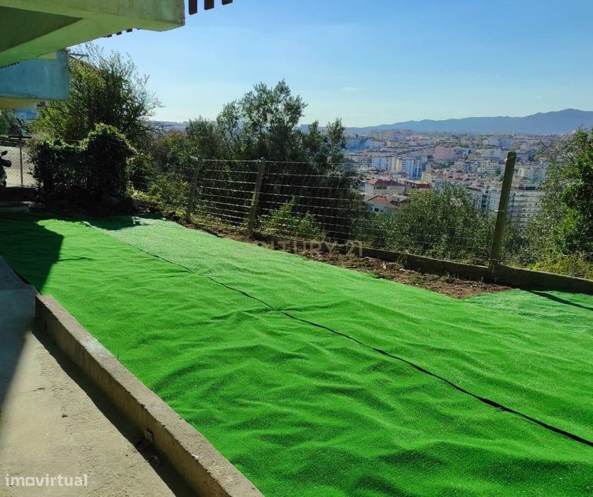 Apartamento T3 Renovado com espaço exterior.