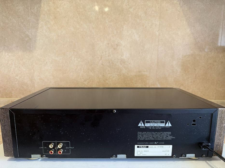 Кассетная дека высокого класса TEAC V 970X + родной пульт