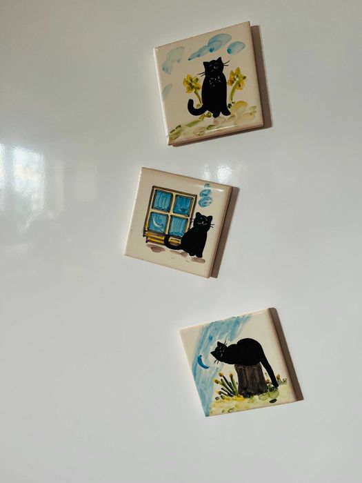 Conj 3 azulejos 7x7cm pintados à mão com íman. Motivo: gato preto