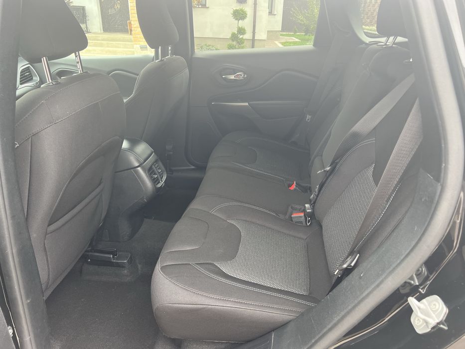 Автомобіль Jeep Cherokee 2020 Сша 2.4 Передній привод