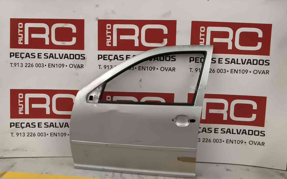 Porta Frente Esquerda - VW BORA I