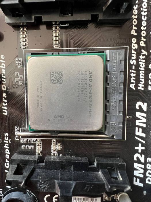 Материнська плата +процессор