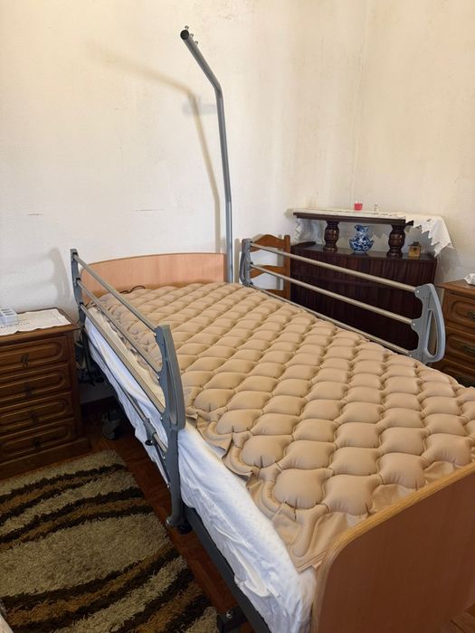 Cama ergonómica articular idoso c/ motor e colchão escaras