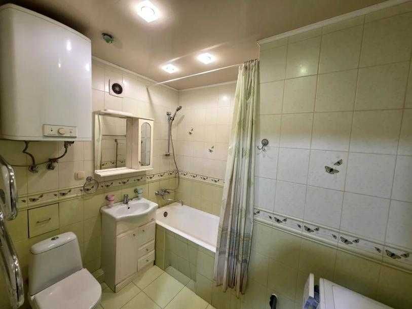 Продам  3-комнатную квартиру Салтовка, район 24-х Этажки.