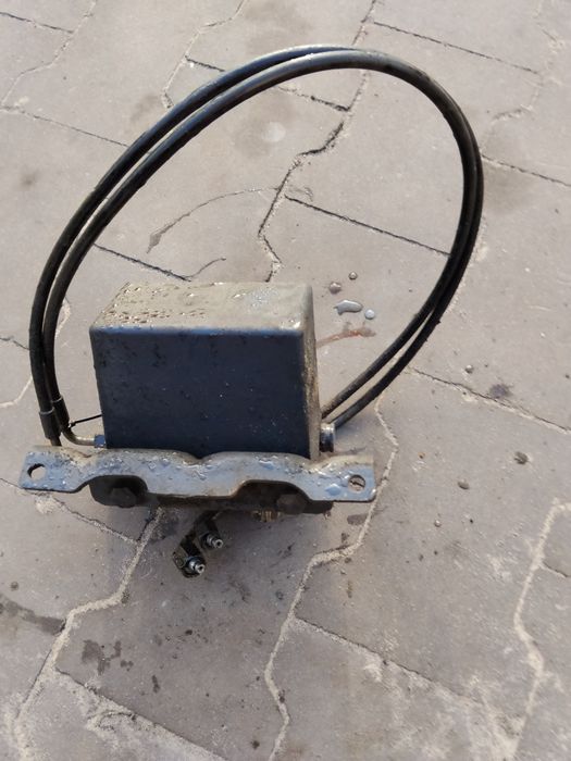 Pompa podnoszenia kabiny ze zbiornikiem płynu SCANIA + przewody.