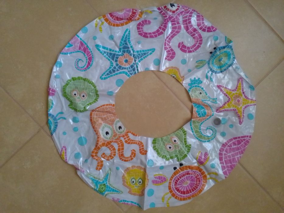 Новий круг для плавання