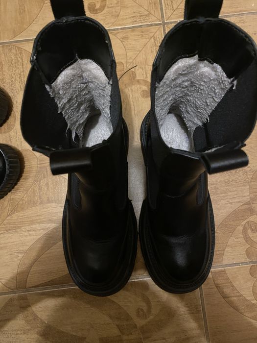 Шкіряне зимове взуття челсі